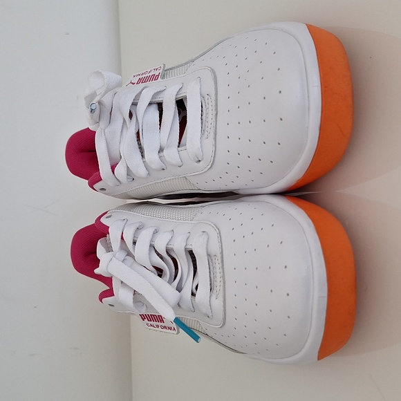 Women Puma Sneakers - Picture 2 of 7